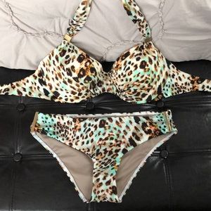 Victoria’s Secret bikini